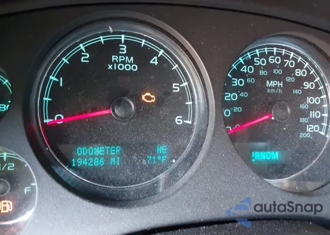 2014 Chevrolet Suburban 1500 Lt из США, поврежденный, VIN 1GNSKJE72ER135232